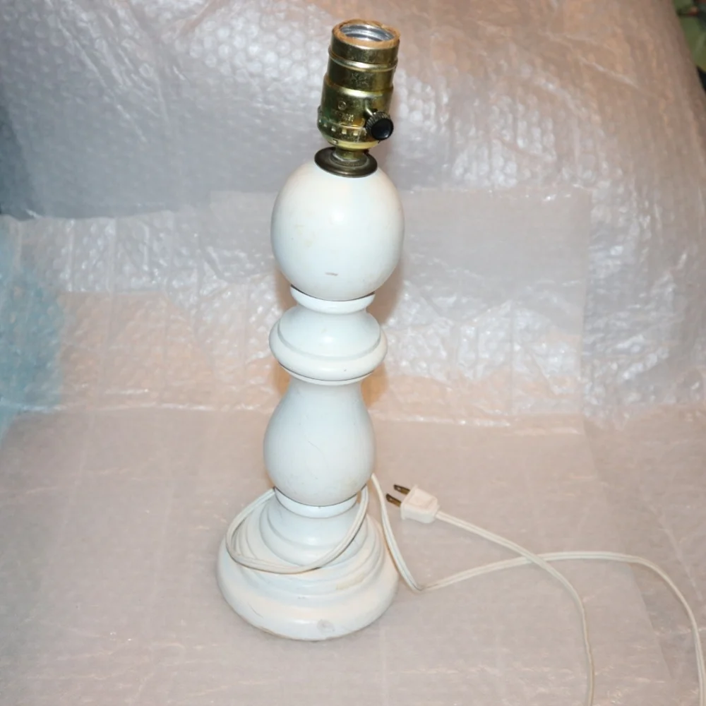 Under Writers Laboratories Portable White Lamp - Picture 5 of 11